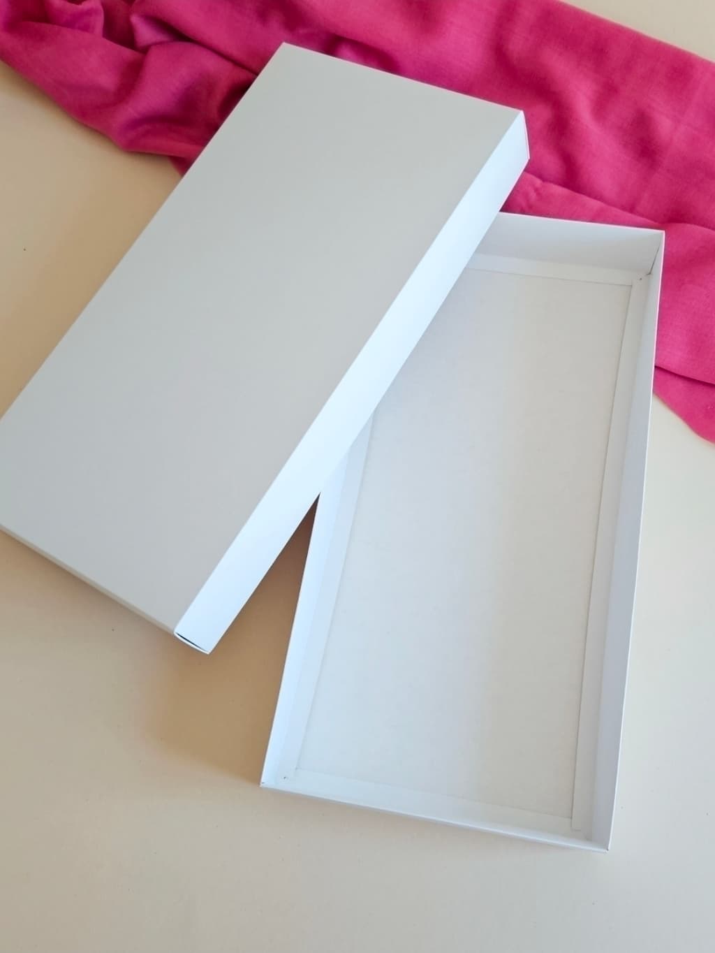 10 Caixas 38x19x5cm- OFF white - cabe 50 caixetas 3.5x3.5cm - Tampa Papel (produção unica)