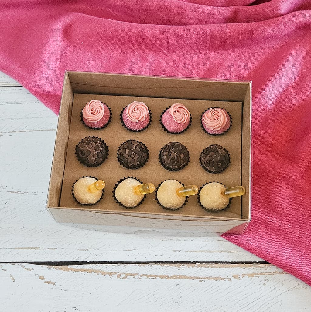 10 Caixas com berço para 12 brigadeiros kraft - Escolha a Tampa