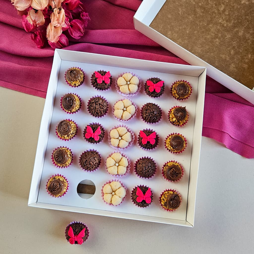 10 Caixas com berço para 25 brigadeiros LINHA BASICA