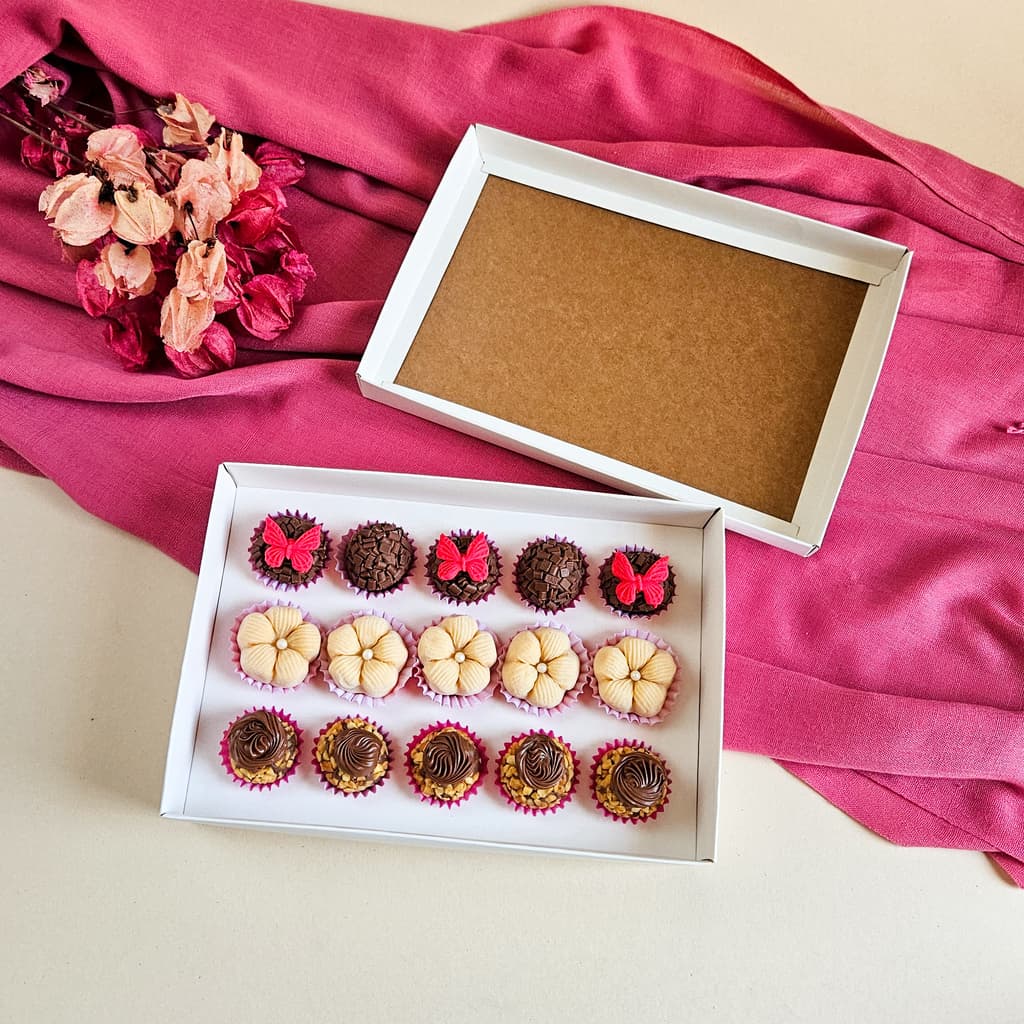 10 Caixas com berço para 15 brigadeiros- Tampa Papel - Linha Básica