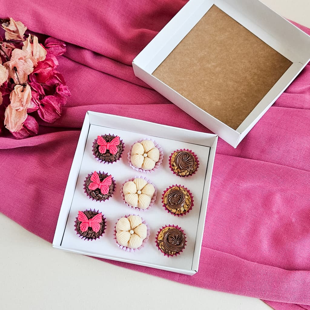 10 Caixas com Berço para 9 brigadeiros - Escolha a Tampa - linha Básica